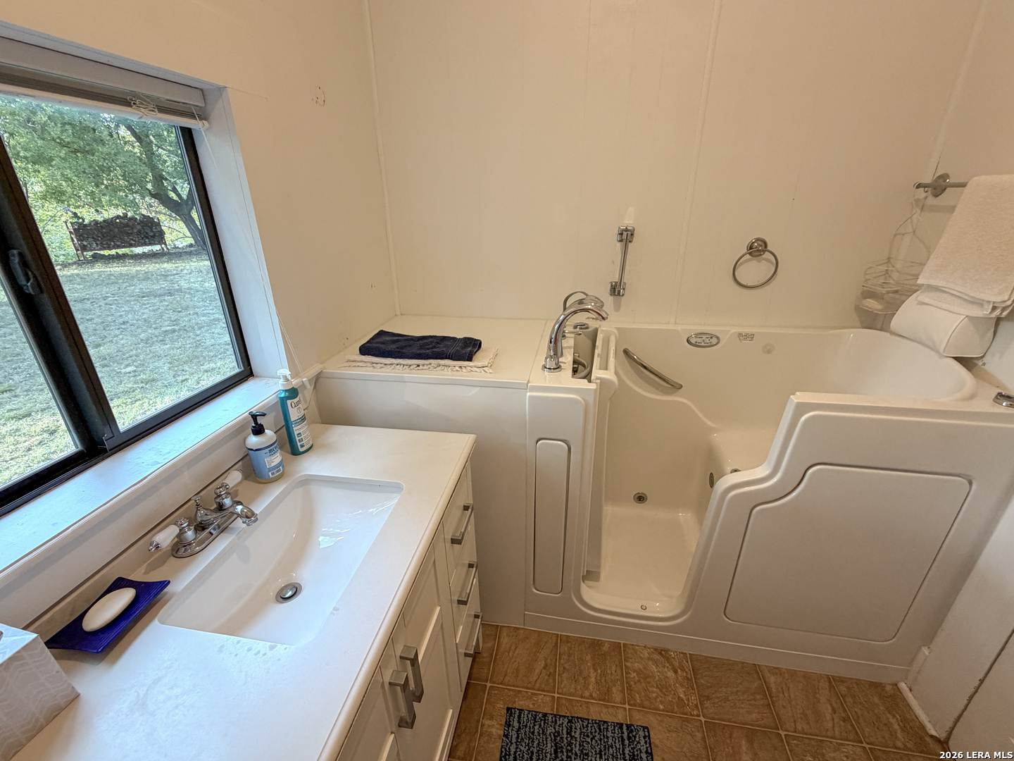 5229 County Road 336, Sabinal, TX 78881