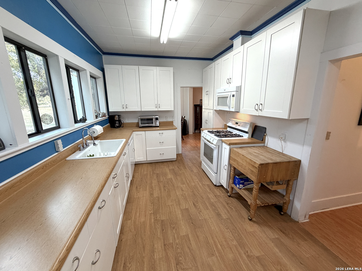 5229 County Road 336, Sabinal, TX 78881