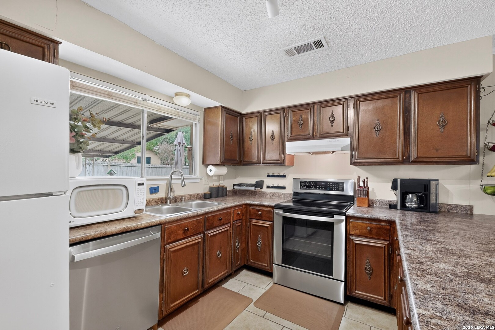 6314 RIDGE TREE DR, San Antonio, TX 78233