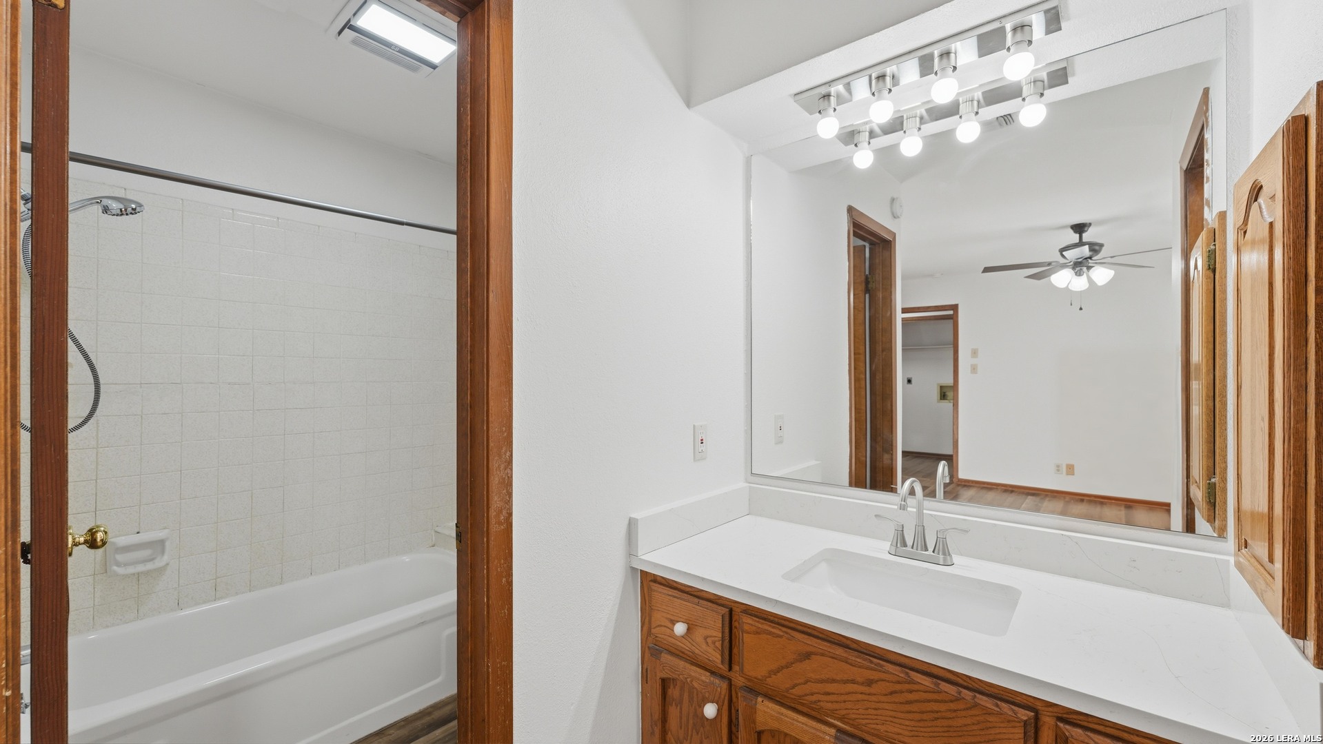 1314 S MESQUITE AVE, New Braunfels, TX 78130