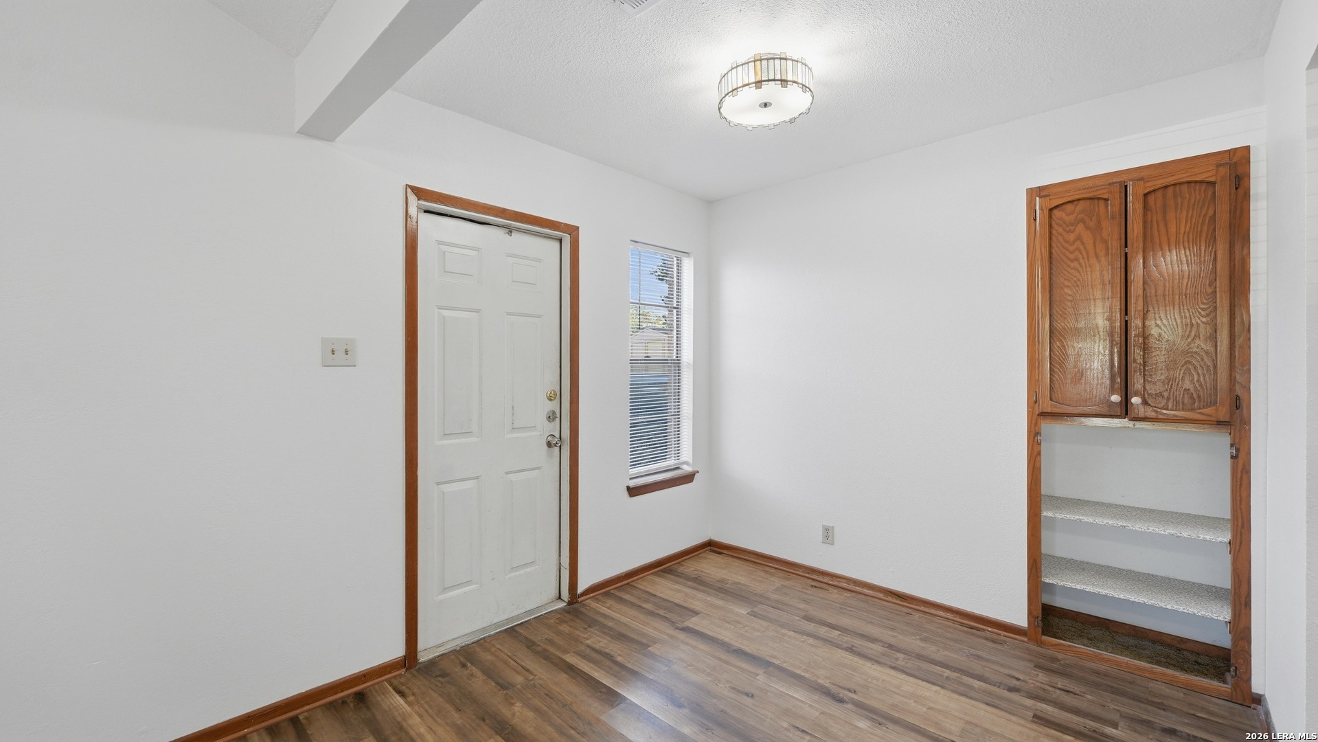 1314 S MESQUITE AVE, New Braunfels, TX 78130