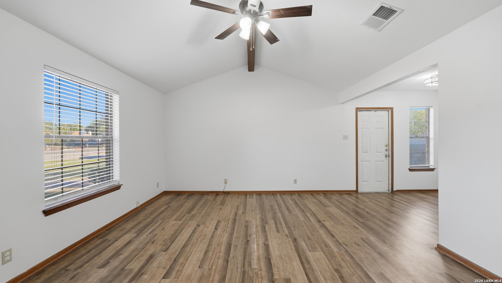 1314 S MESQUITE AVE, New Braunfels, TX 78130