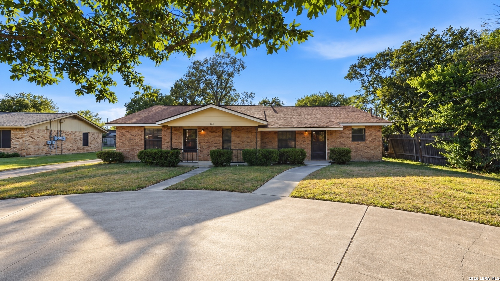 1312 S MESQUITE AVE, New Braunfels, TX 78130