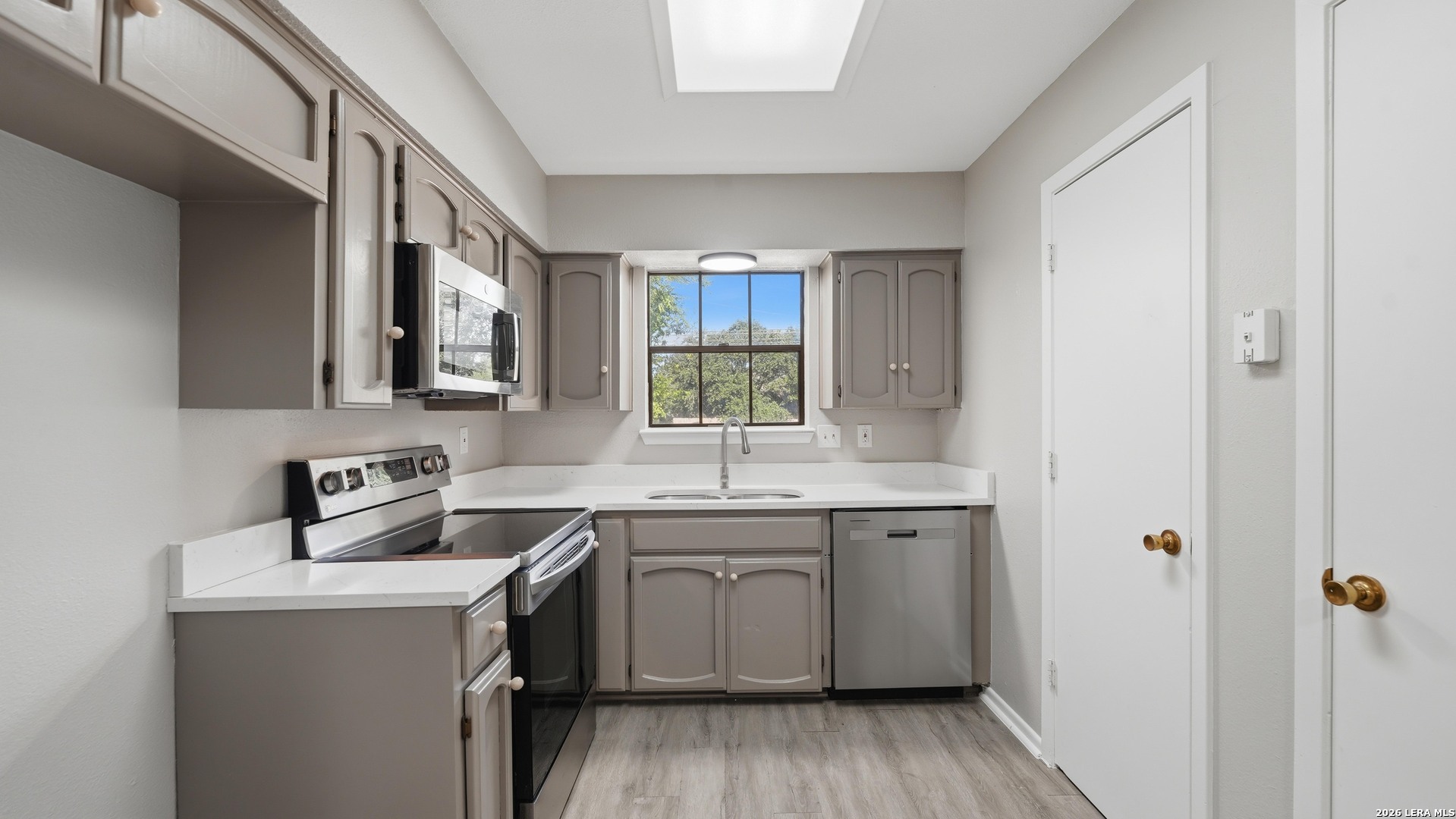 1312 S MESQUITE AVE, New Braunfels, TX 78130