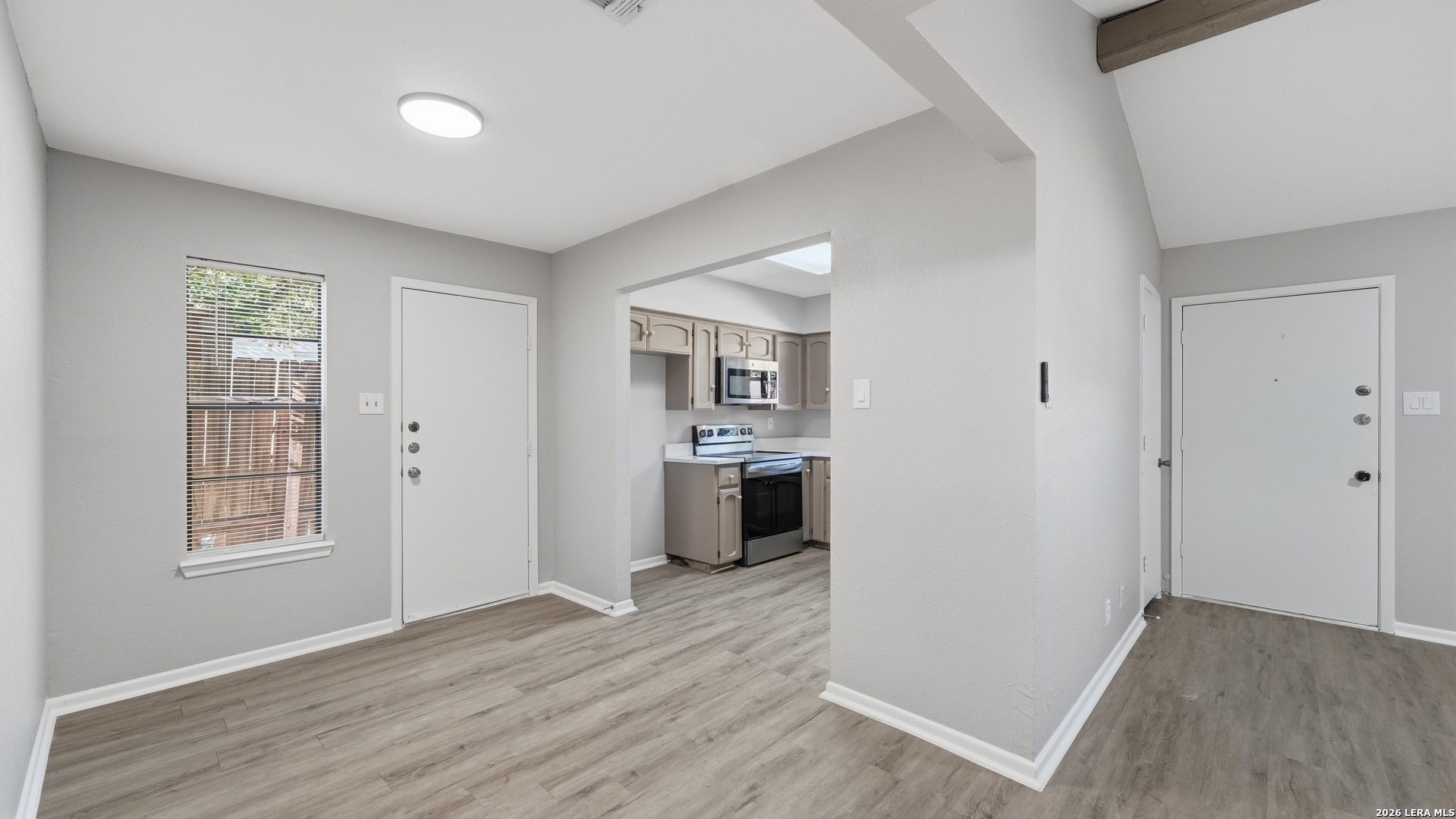 1312 S MESQUITE AVE, New Braunfels, TX 78130