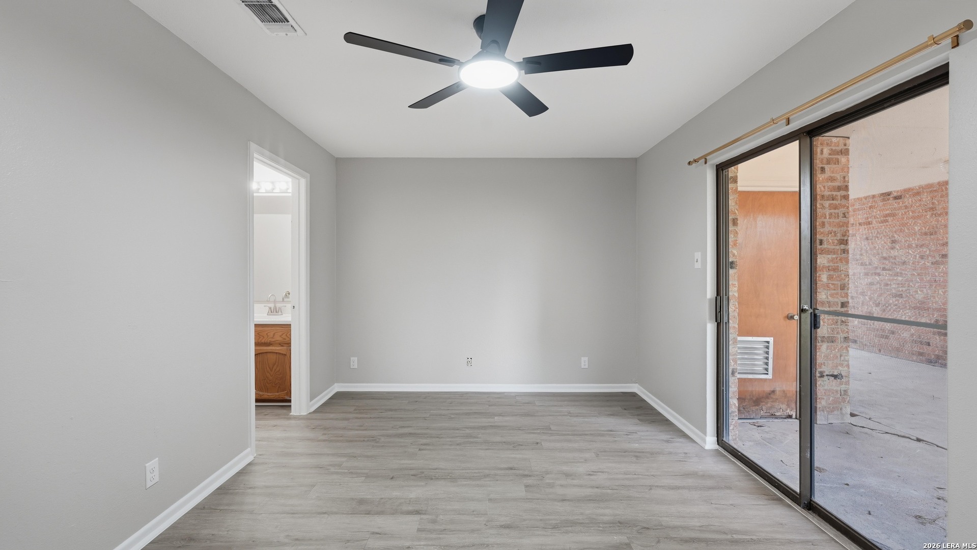 1312 S MESQUITE AVE, New Braunfels, TX 78130