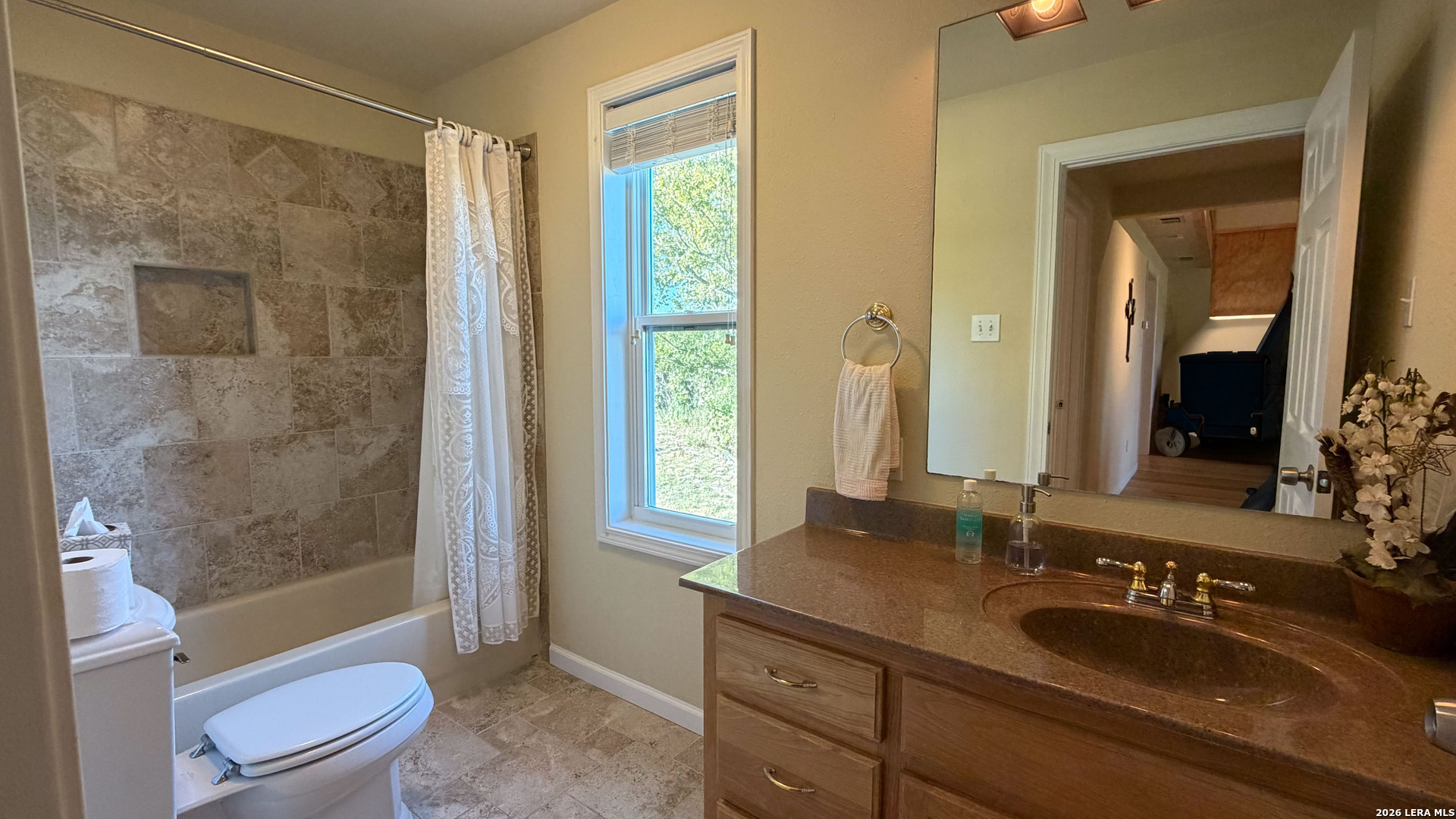 127 CAMP ALZAFAR RD, Boerne, TX 78006