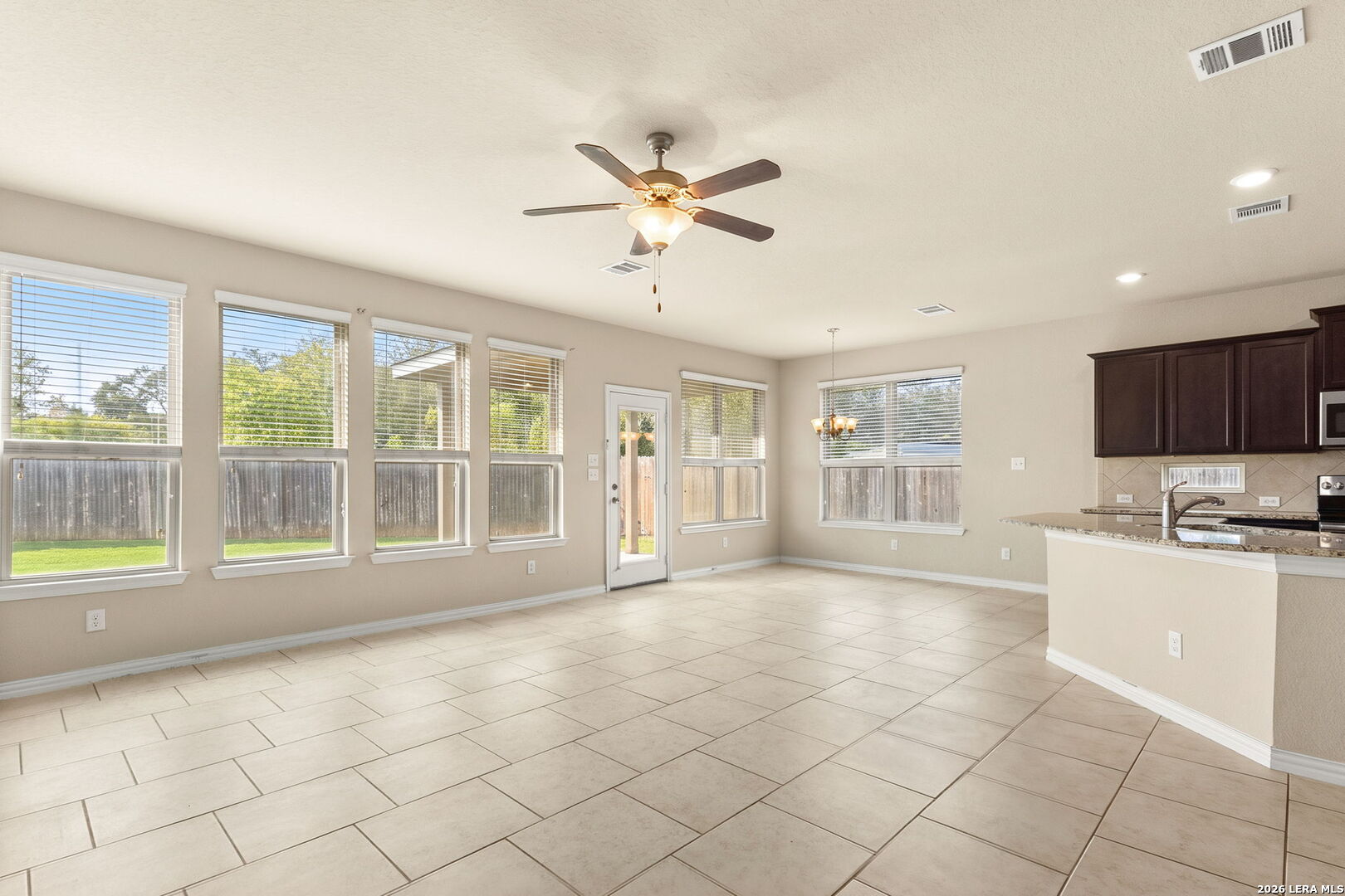 5613 CROSS OVER RD, New Braunfels, TX 78132