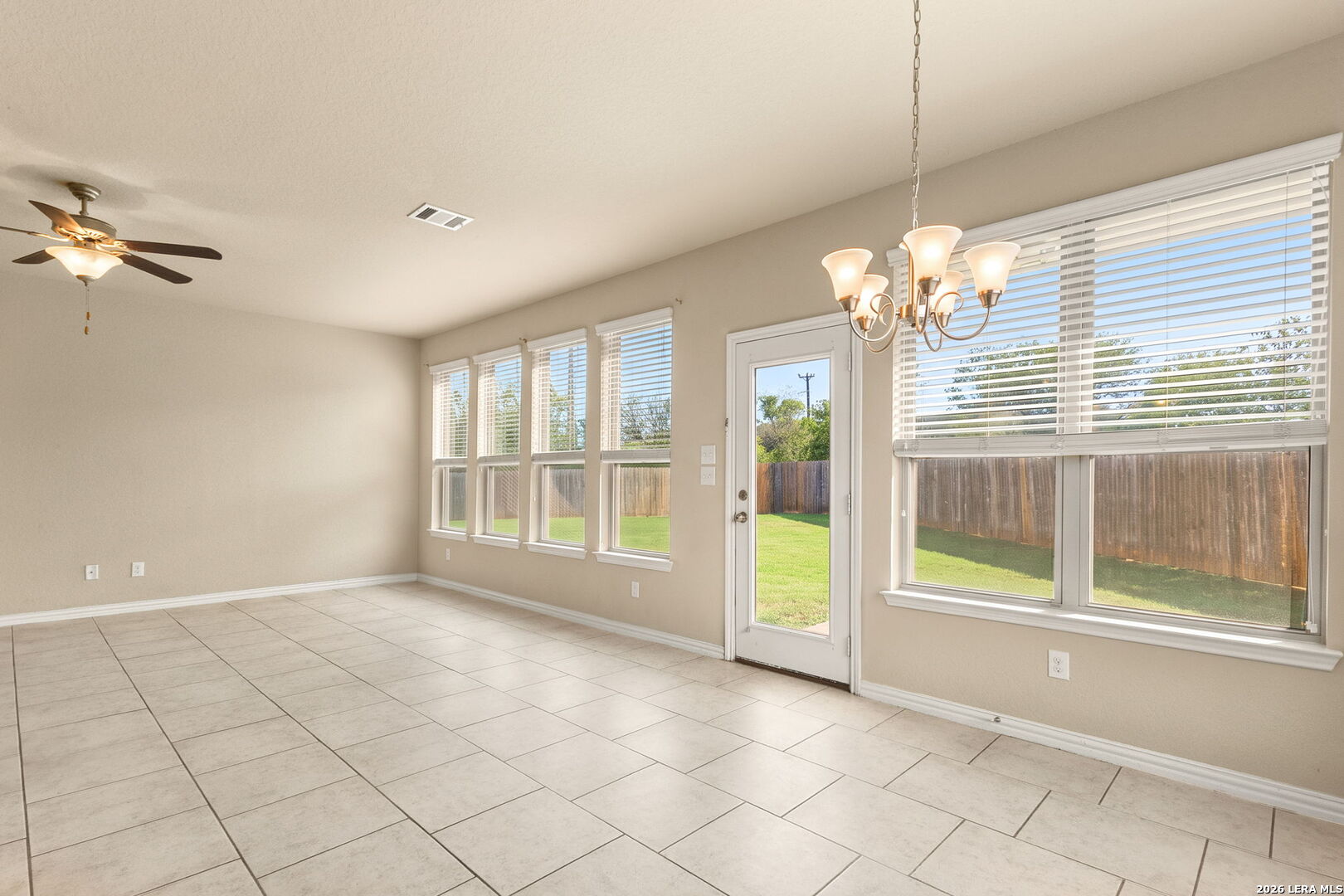5613 CROSS OVER RD, New Braunfels, TX 78132