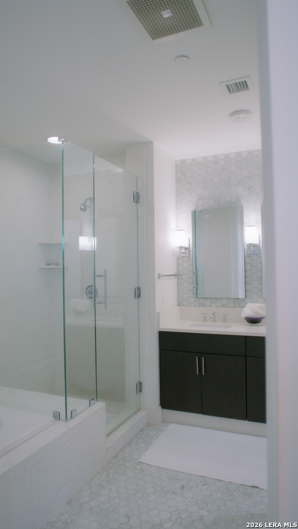 610 E MARKET ST, #2703, San Antonio, TX 78205