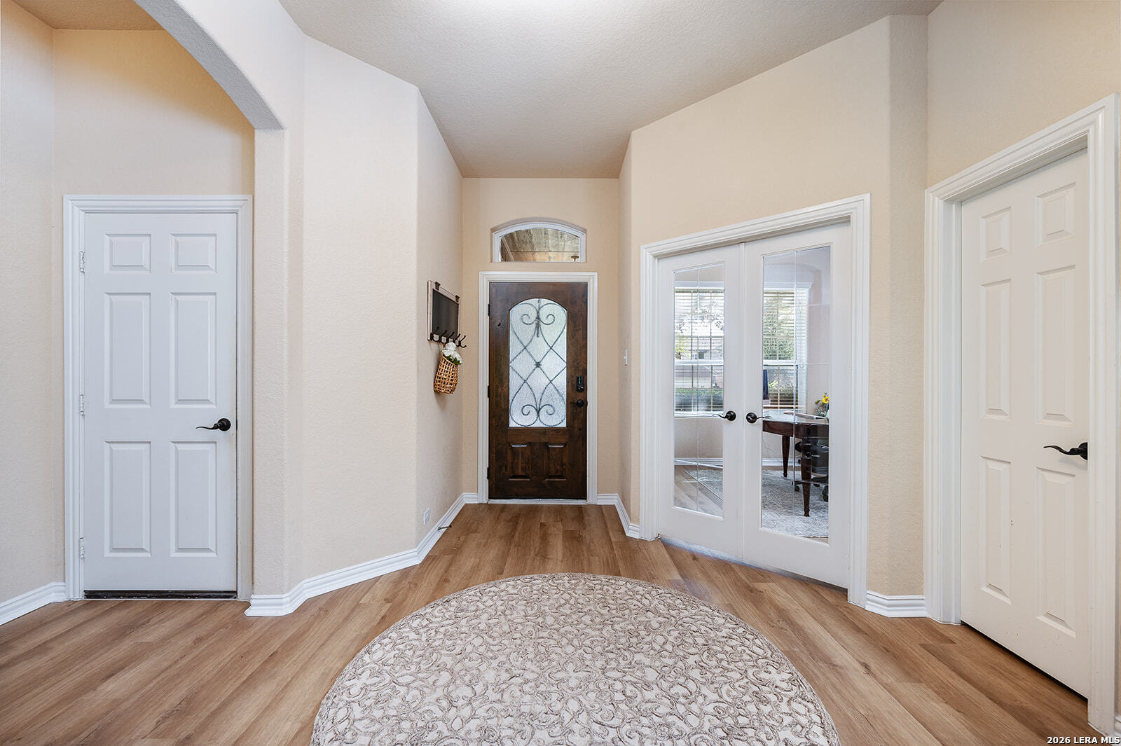 10753 Barnsford Ln, Helotes, TX 78023