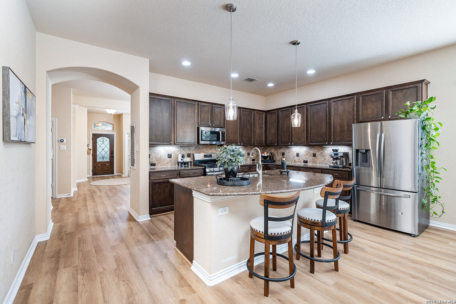 10753 Barnsford Ln, Helotes, TX 78023