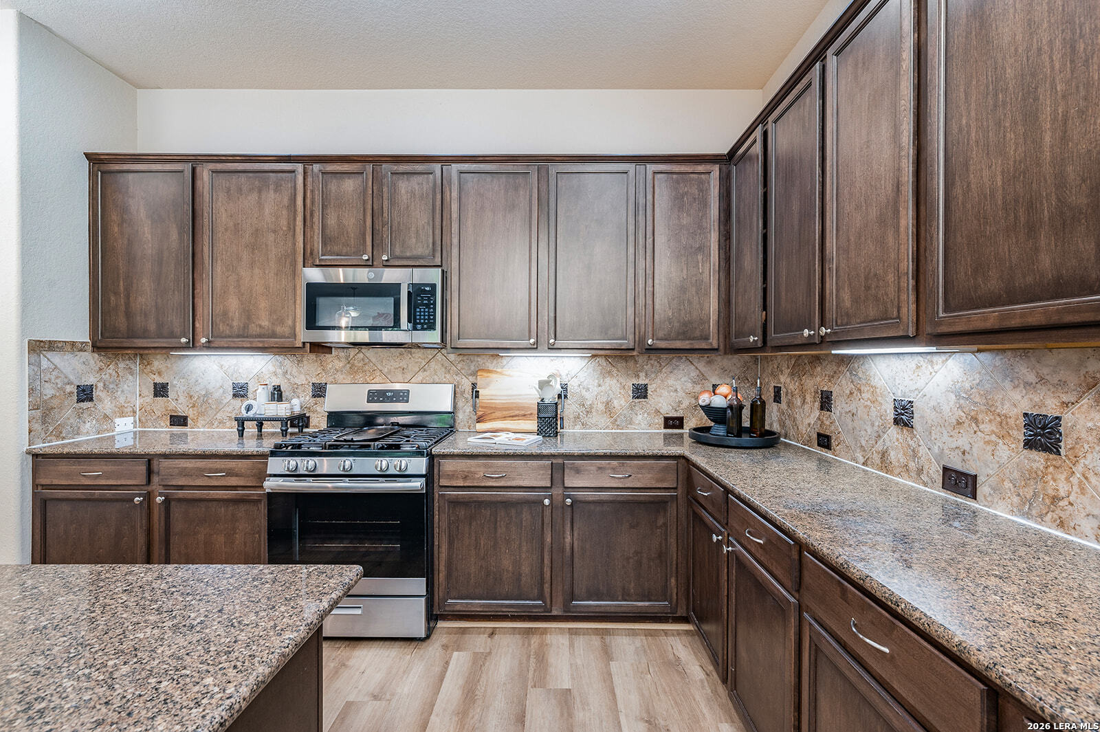 10753 Barnsford Ln, Helotes, TX 78023
