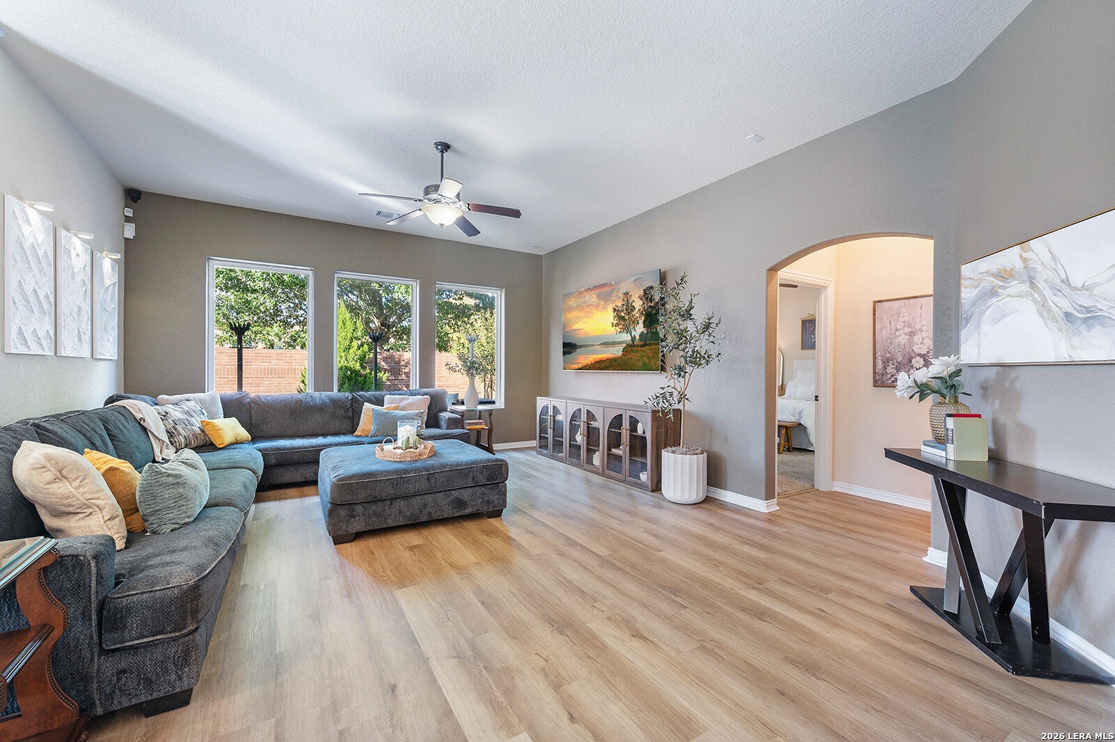 10753 Barnsford Ln, Helotes, TX 78023