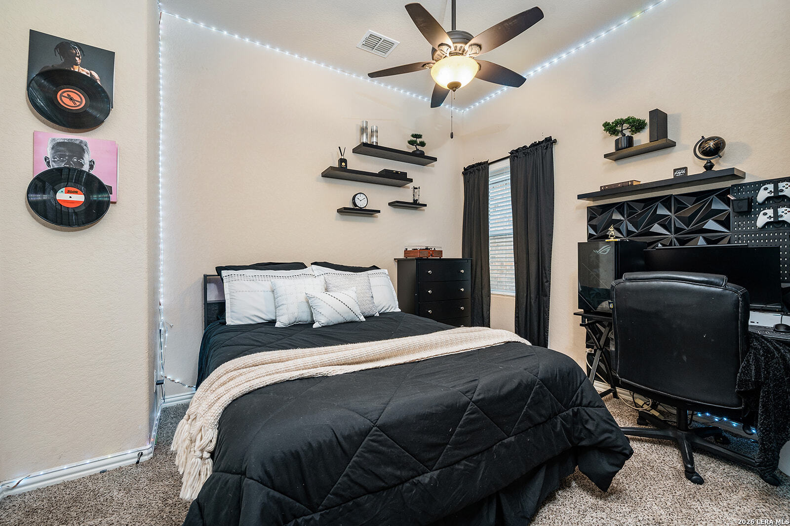 10753 Barnsford Ln, Helotes, TX 78023
