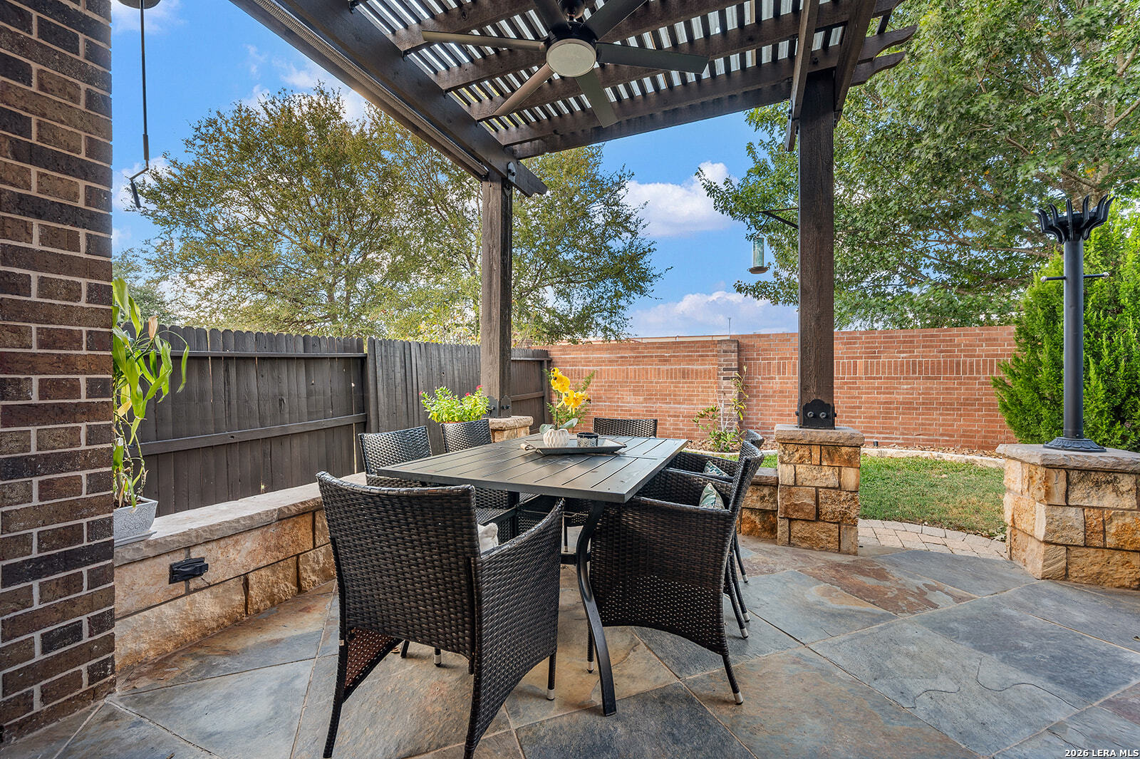 10753 Barnsford Ln, Helotes, TX 78023