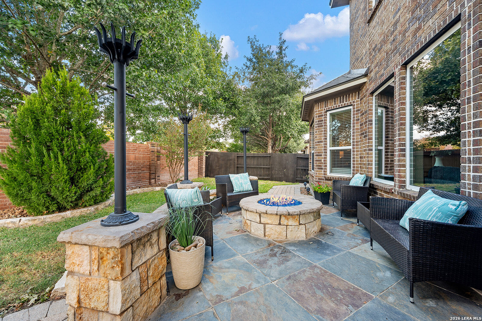 10753 Barnsford Ln, Helotes, TX 78023