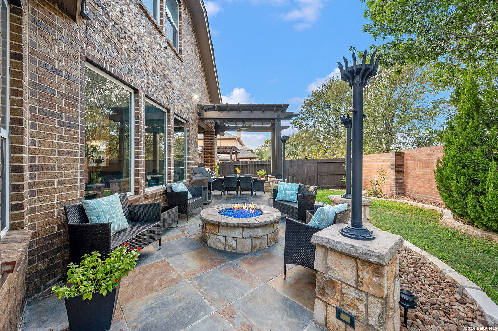 10753 Barnsford Ln, Helotes, TX 78023