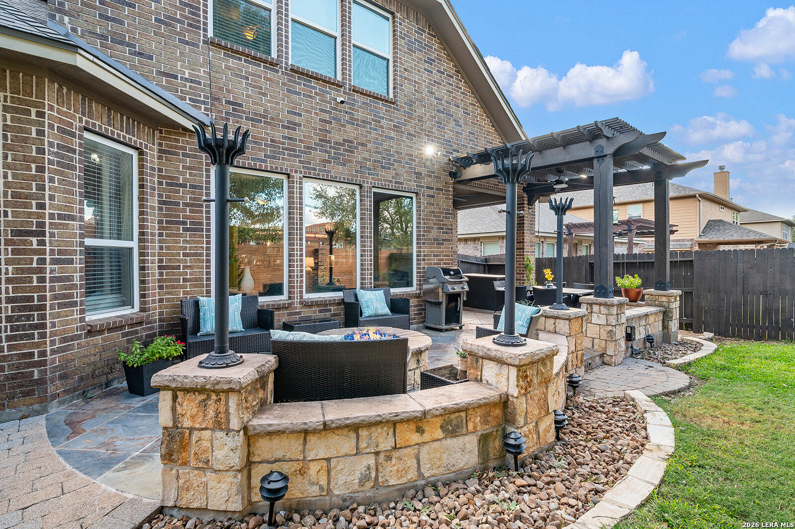 10753 Barnsford Ln, Helotes, TX 78023