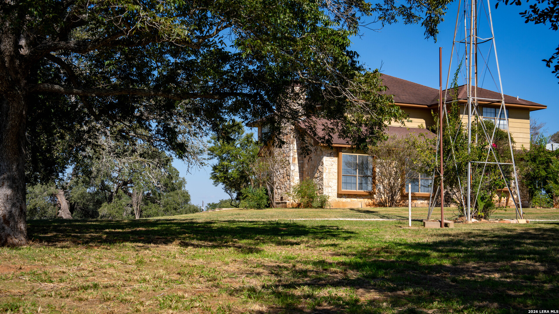 377 Us Highway 181 S, Floresville, TX 78114