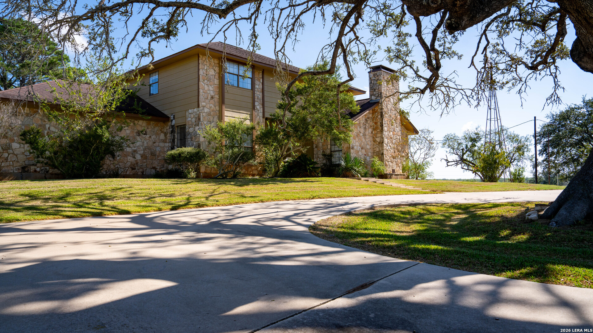 377 Us Highway 181 S, Floresville, TX 78114