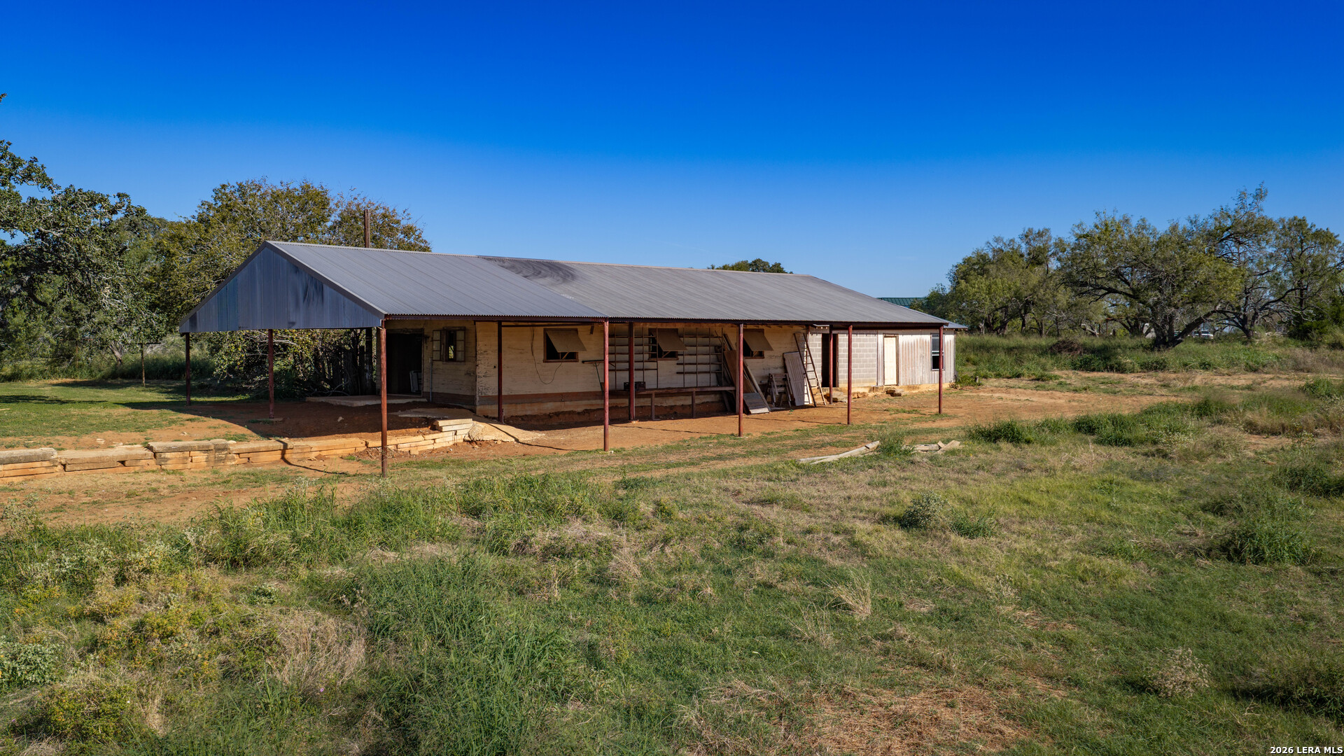 377 Us Highway 181 S, Floresville, TX 78114