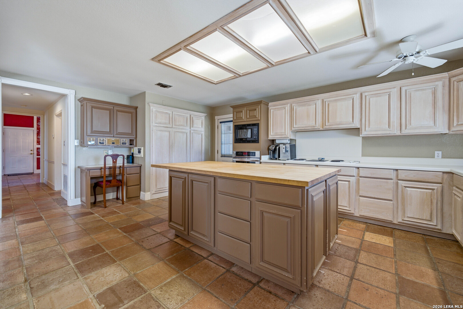 377 Us Highway 181 S, Floresville, TX 78114