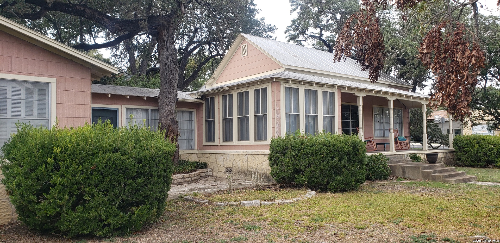 504 SCHWEPPE ST, Boerne, TX 78006