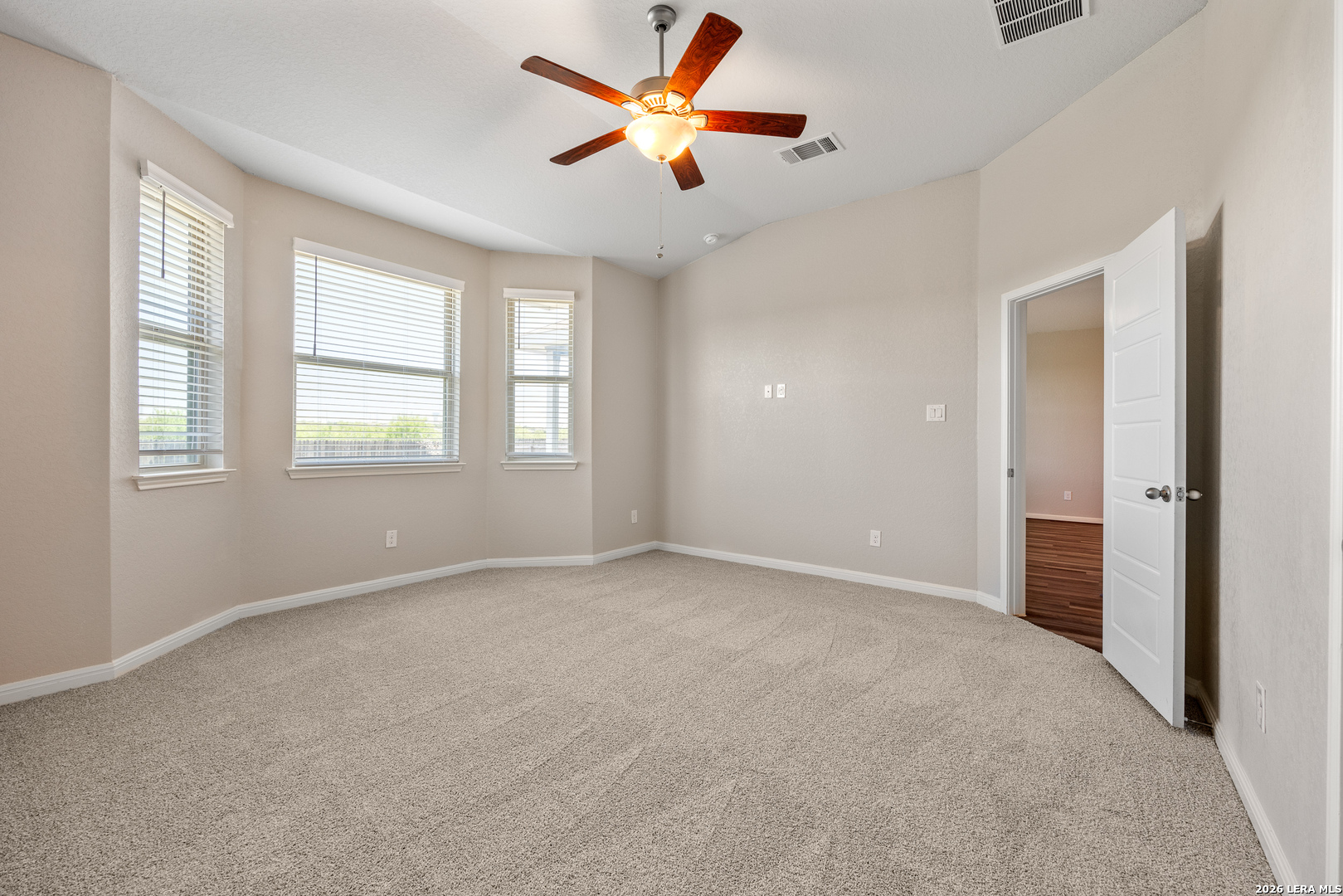 5206 SEASHORE BLVD, San Antonio, TX 78245
