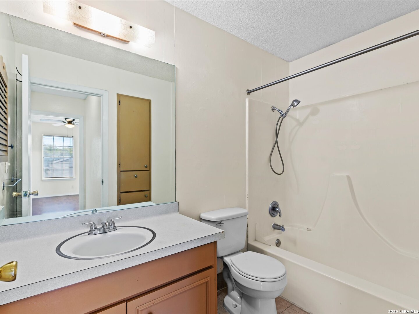 2015 Anchor Dr, #4, San Antonio, TX 78213