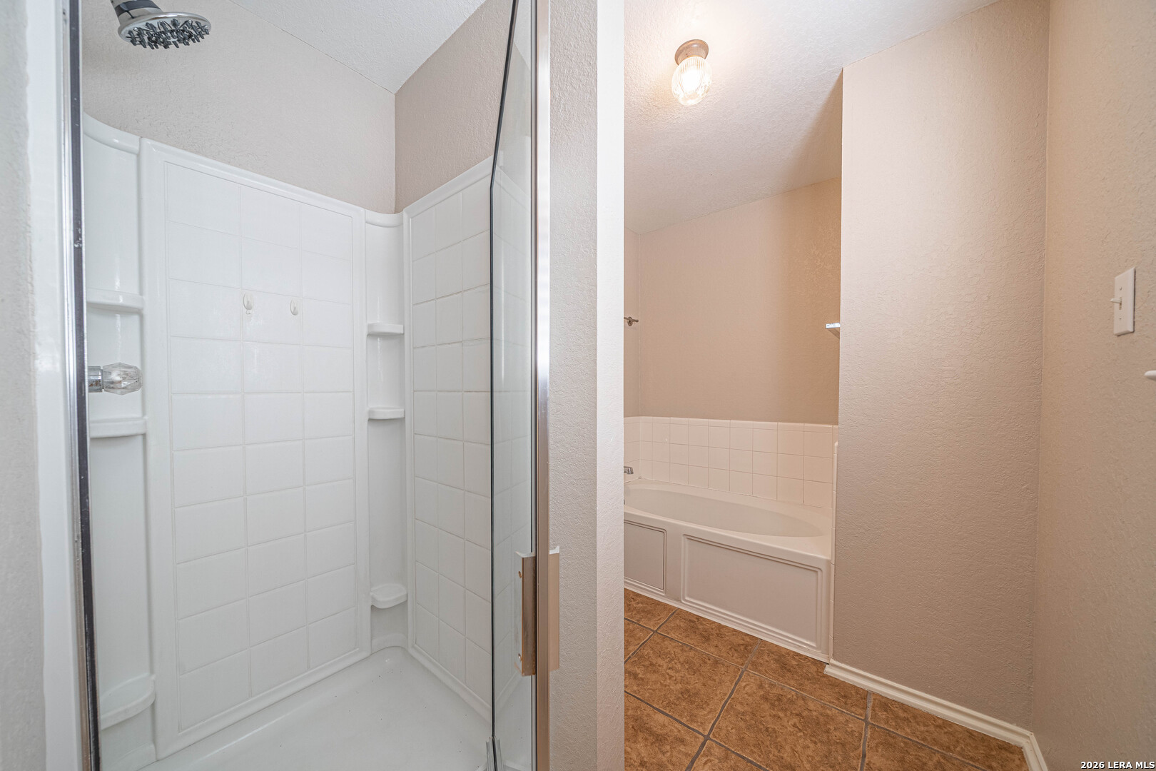 2111 RED ROCK XING, San Antonio, TX 78245