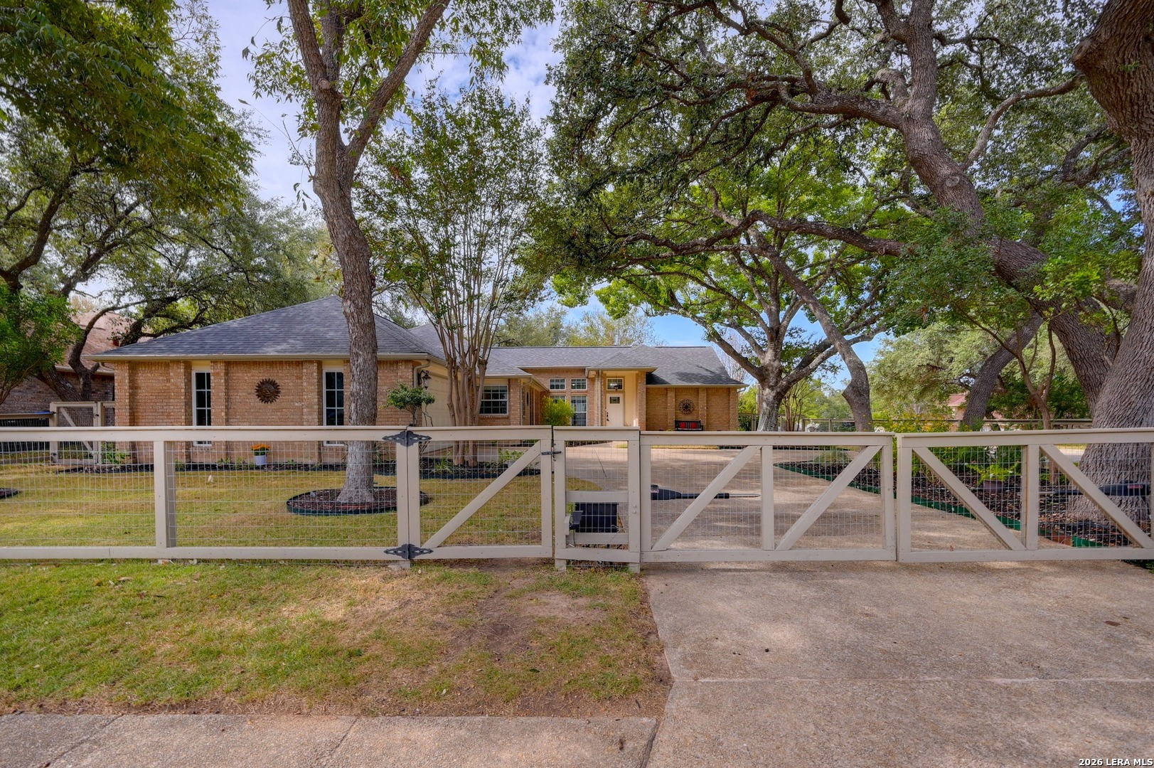 137 Broken Spur, Universal City, TX 78148