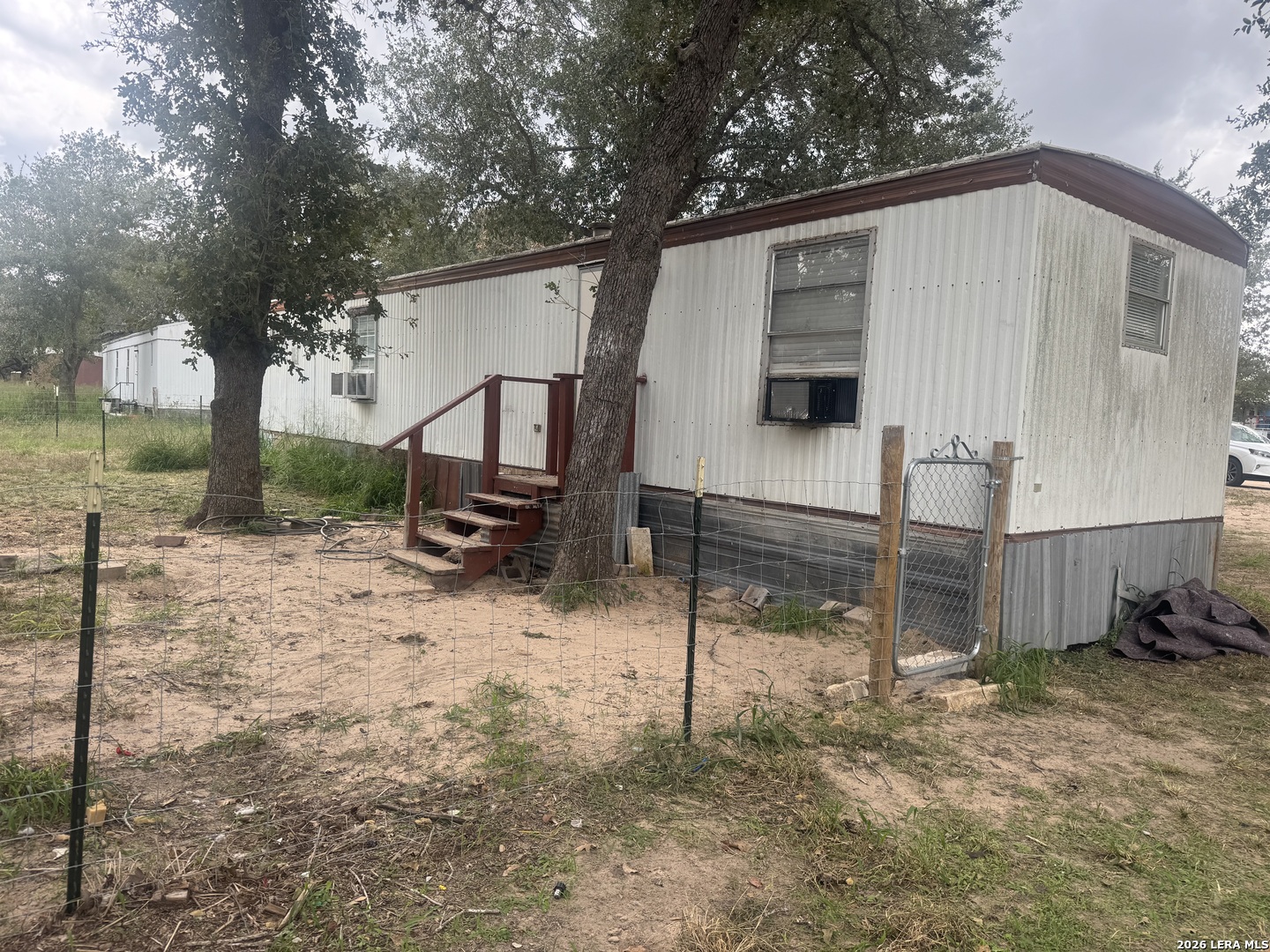 204 PR ROBIN HOOD LN, Poteet, TX 78065