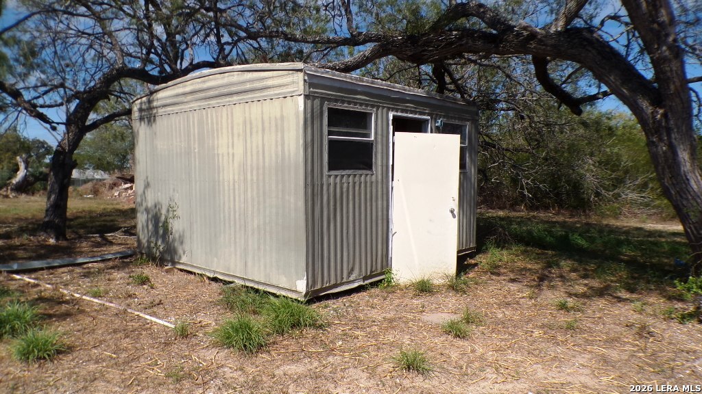 1603 HACKBERRY ST, Three Rivers, TX 78071