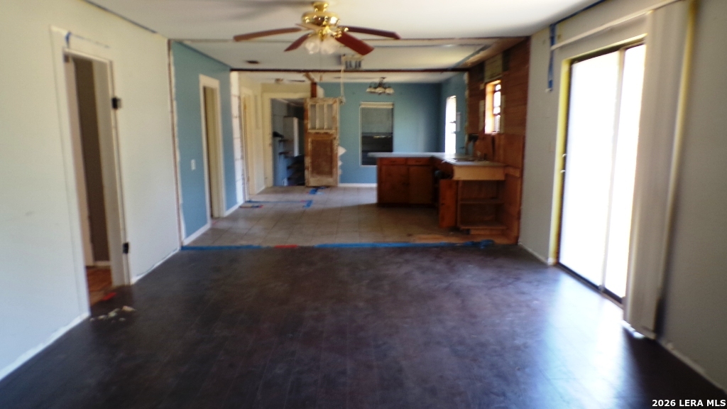 1603 HACKBERRY ST, Three Rivers, TX 78071