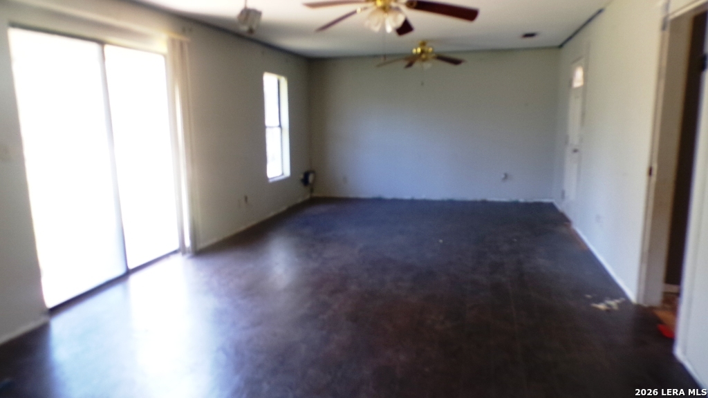 1603 HACKBERRY ST, Three Rivers, TX 78071