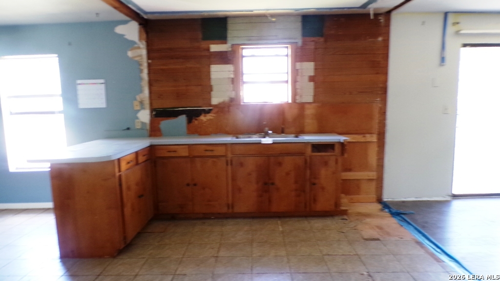 1603 HACKBERRY ST, Three Rivers, TX 78071