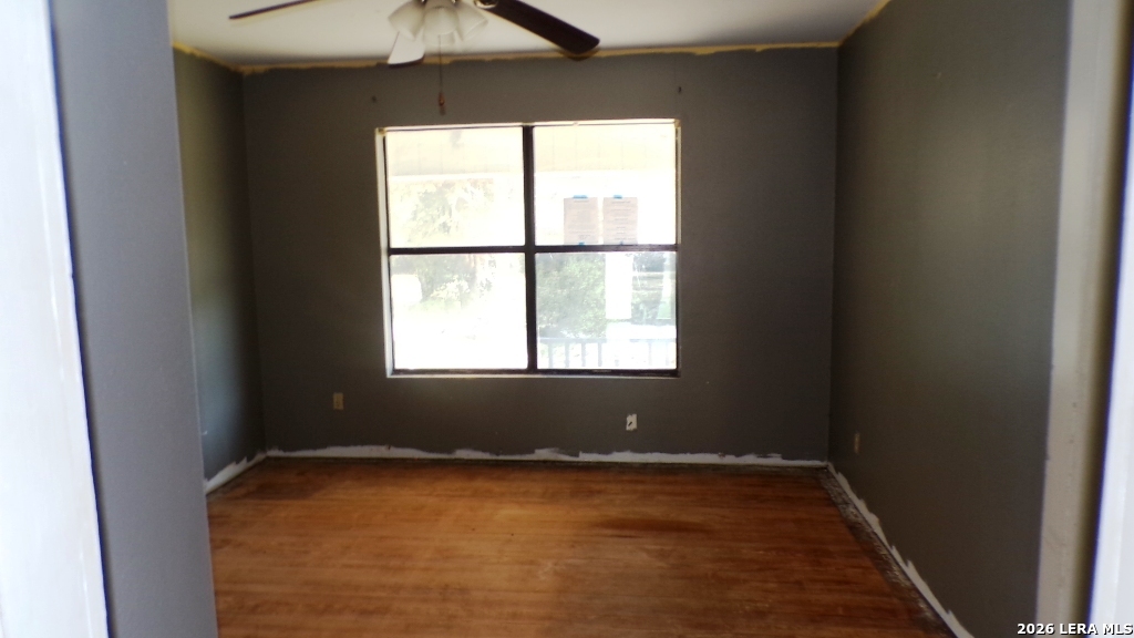 1603 HACKBERRY ST, Three Rivers, TX 78071