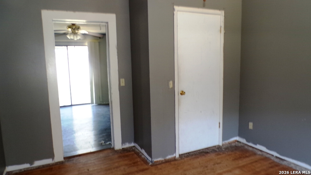 1603 HACKBERRY ST, Three Rivers, TX 78071
