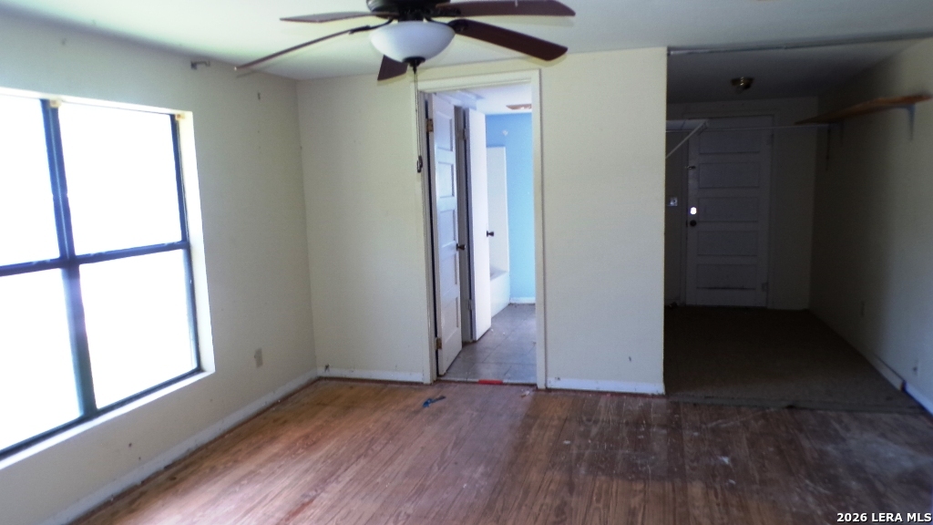 1603 HACKBERRY ST, Three Rivers, TX 78071