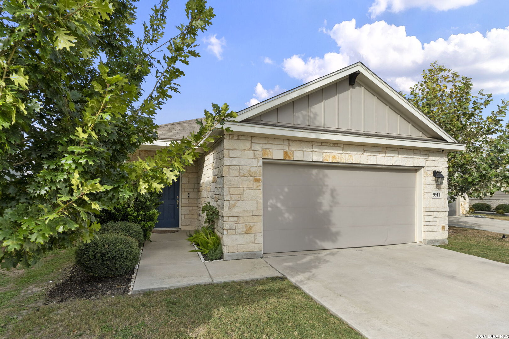 9911 La Lila Way, San Antonio, TX 78224
