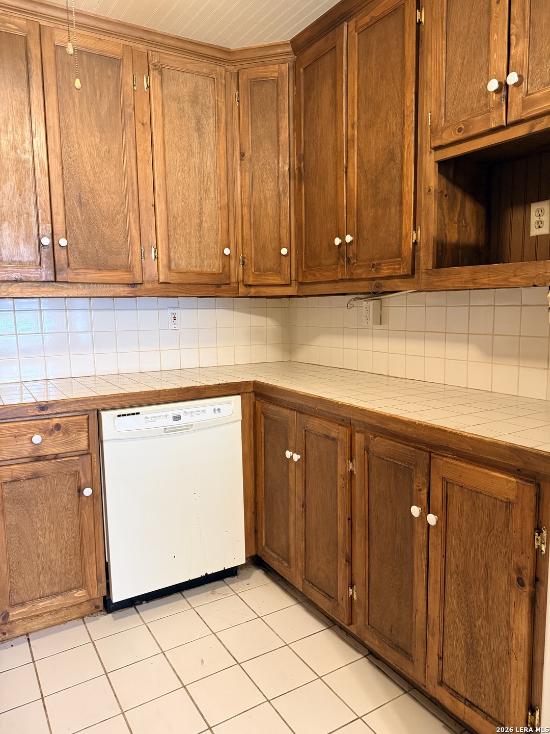 1203 VIVIAN ST, Pleasanton, TX 78064