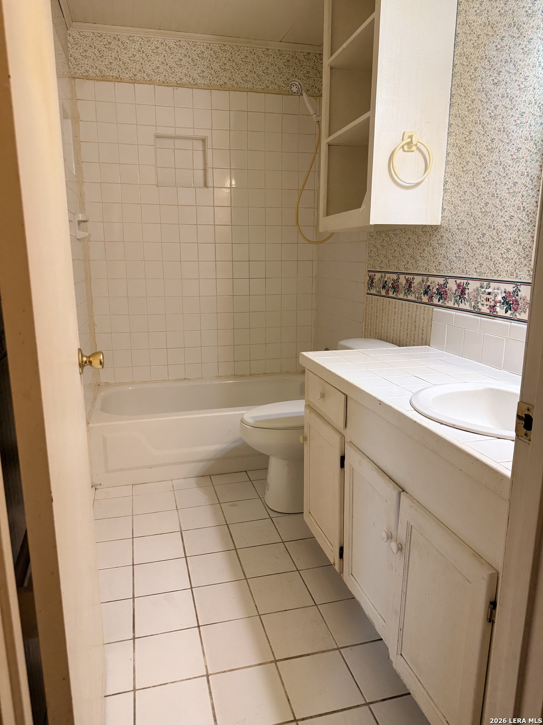 1203 VIVIAN ST, Pleasanton, TX 78064