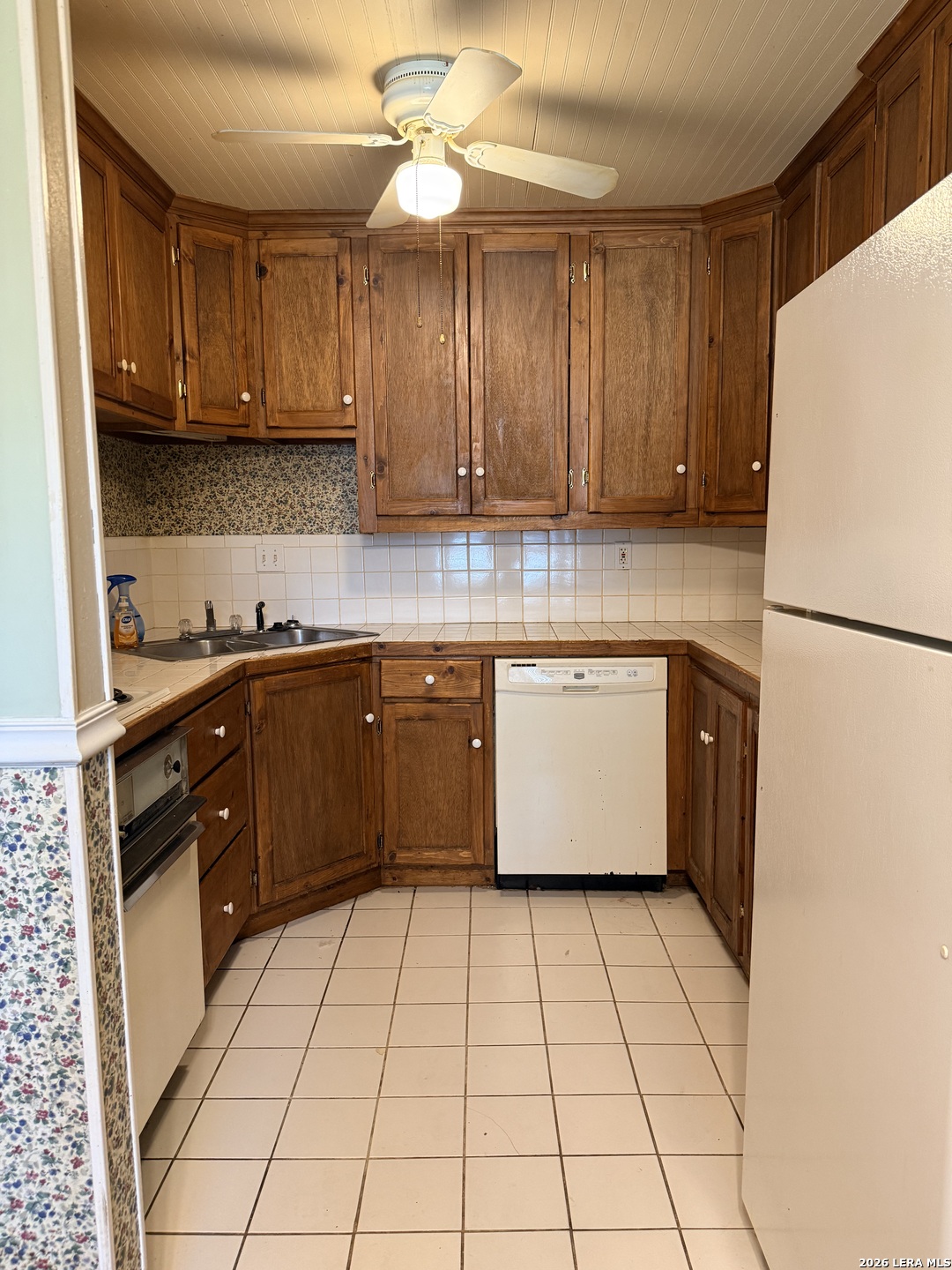 1203 VIVIAN ST, Pleasanton, TX 78064