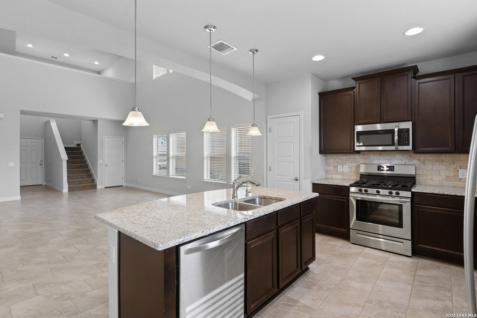 1211 PETUNIA BLF, San Antonio, TX 78245