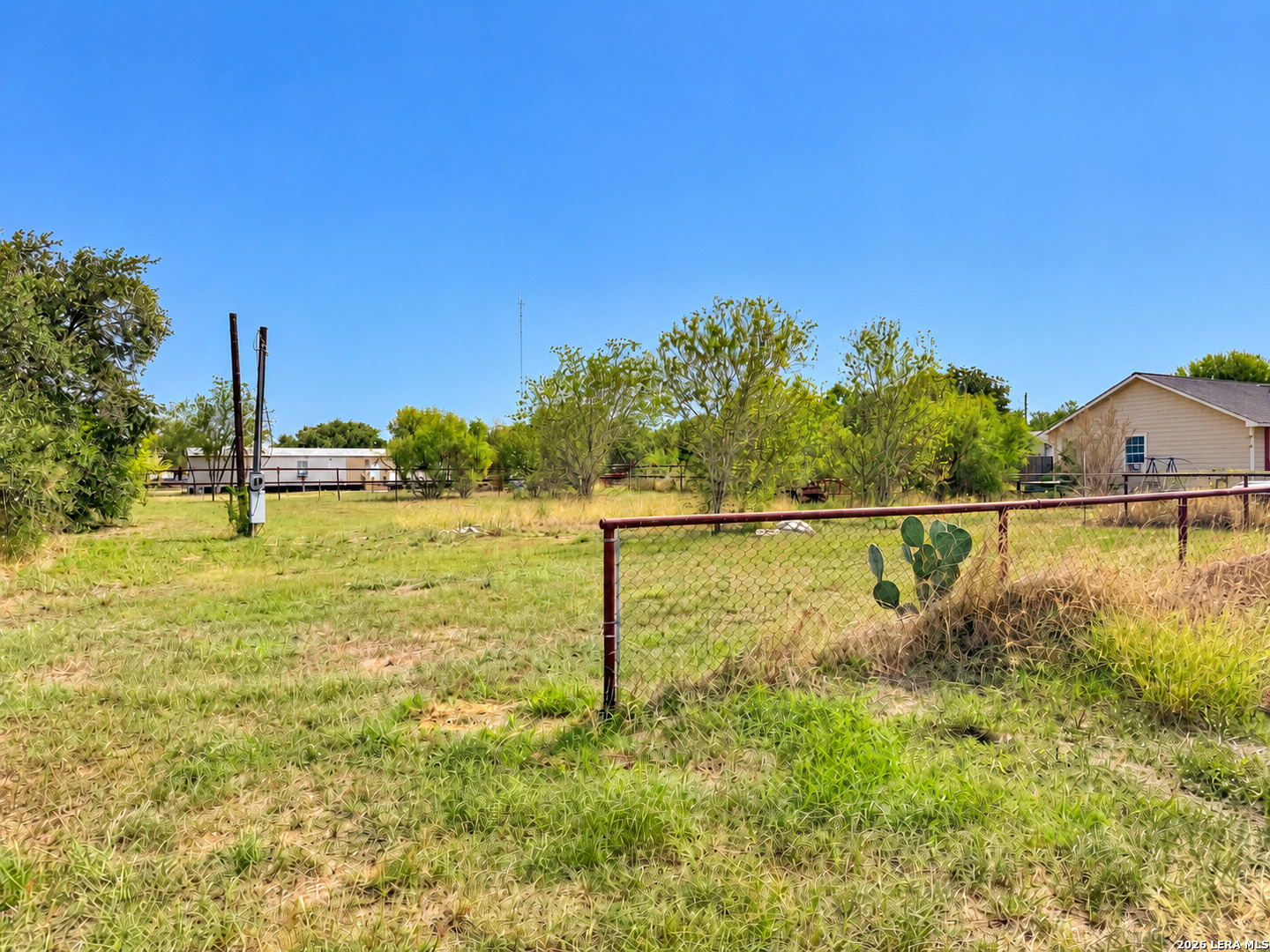 810 PALMETTO ST, Jourdanton, TX 78026