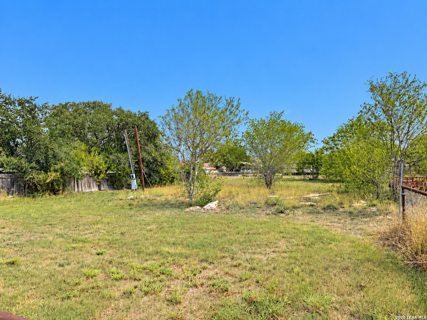 810 PALMETTO ST, Jourdanton, TX 78026