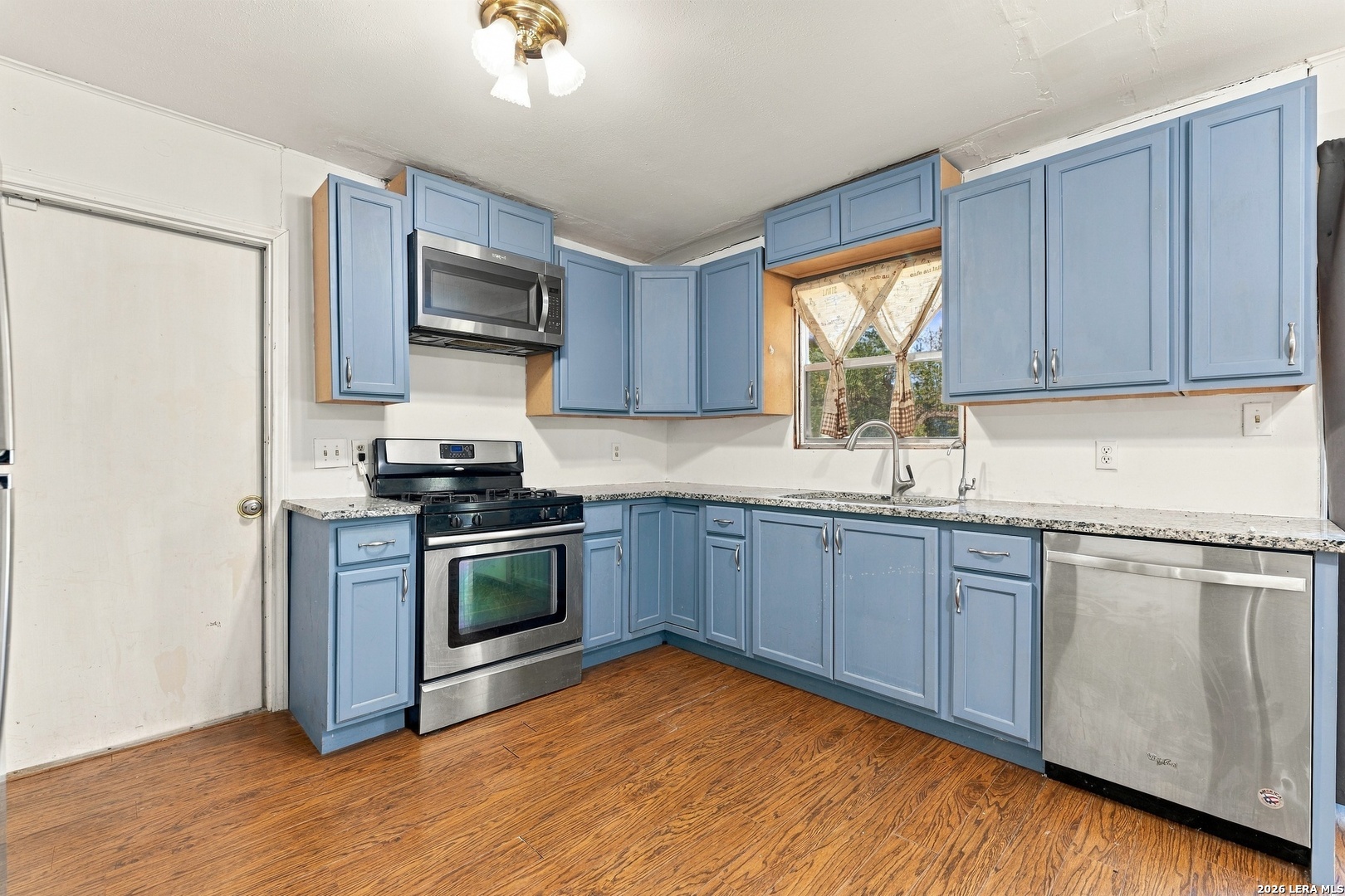 7611 STAGECOACH LN, San Antonio, TX 78227