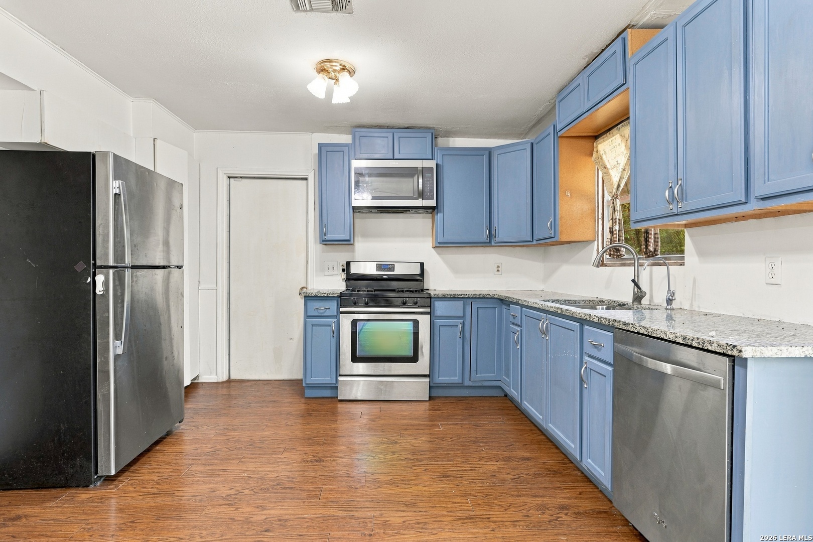 7611 STAGECOACH LN, San Antonio, TX 78227