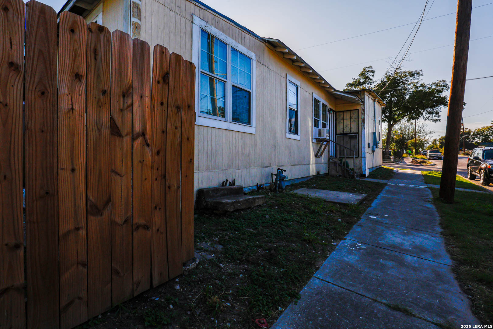220 N PINTO ST, San Antonio, TX 78207